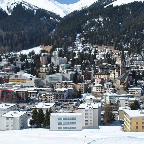 Programm Tagungslocation mit Blick auf die Alpen